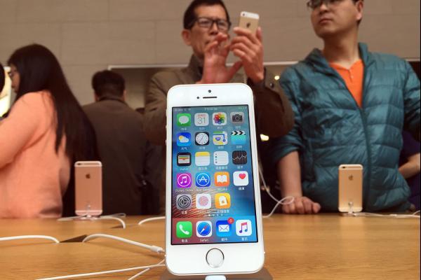 iPhone SE�_��ʮ�����Ϻ���һ�C(j��)�y�� ���ų������I�I(y��ng)�N